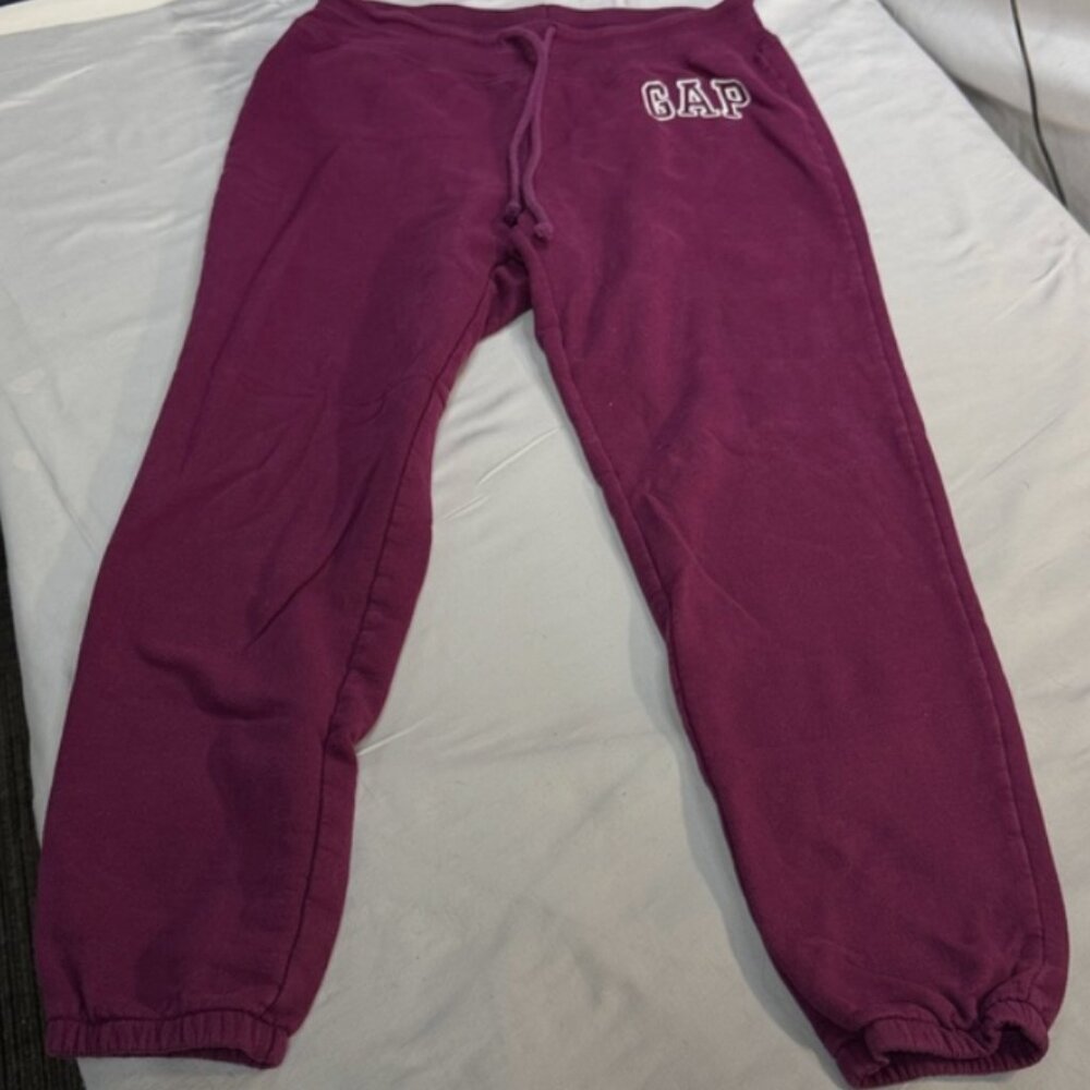 ⭐️ GAP - Burgundy Joggers/Sweatpants